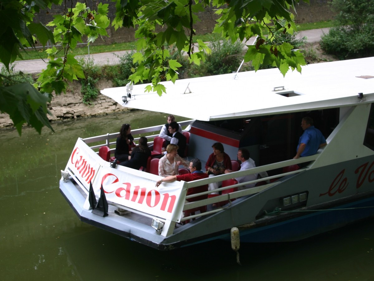 a small boat in a body of water